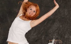 两个人一前一后地动着我要